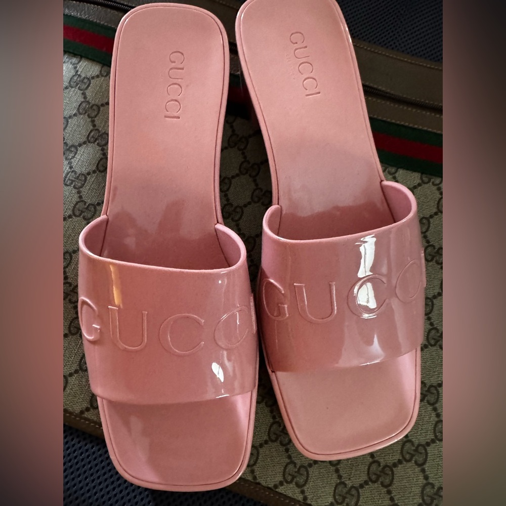 Gucci Pink Patent Slide Mules Size 41 Shoes GG 10 11 Pool Resort - Picture 2 of 2